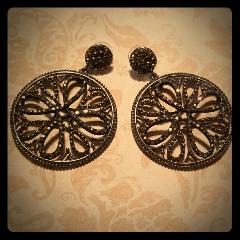 Black earrings